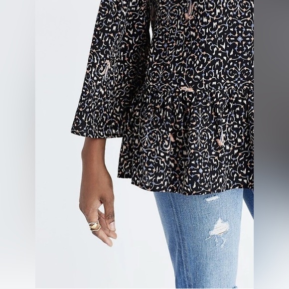 Madewell Silk Fiesta Paisley Bell-Sleeve Top. Size small - Picture 3 of 11